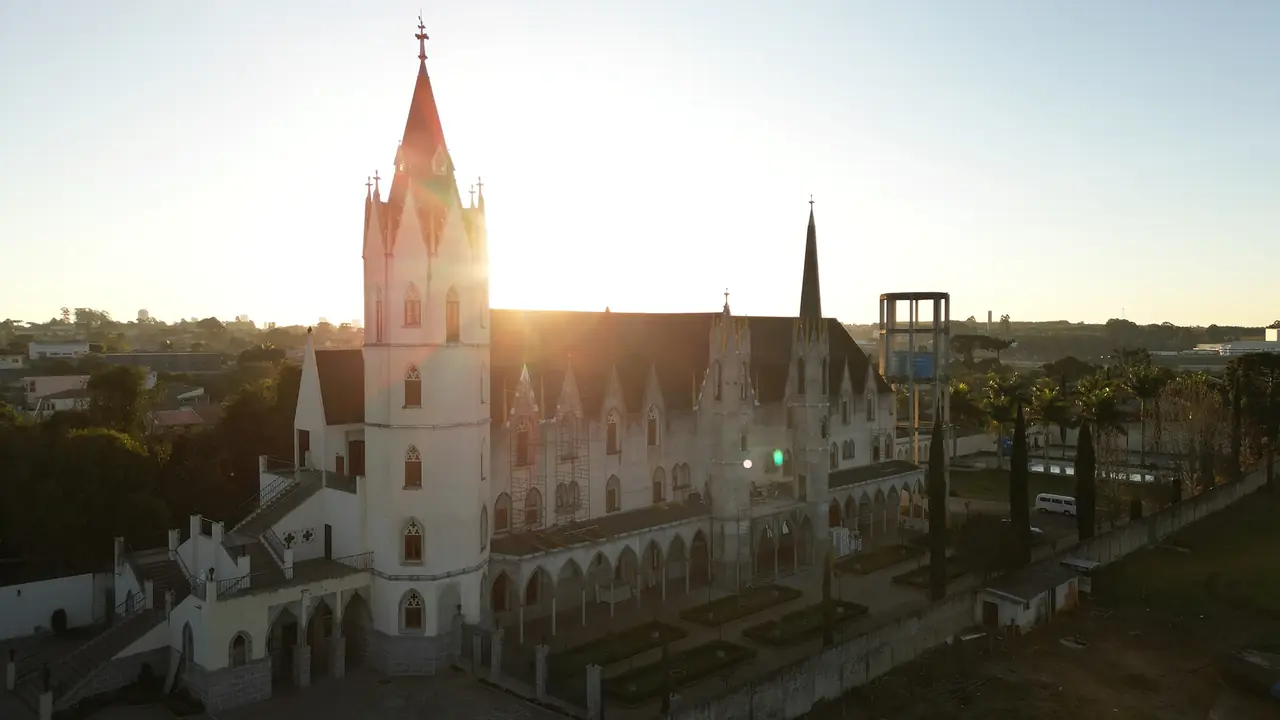 Captação aérea com drone em ambiente externo