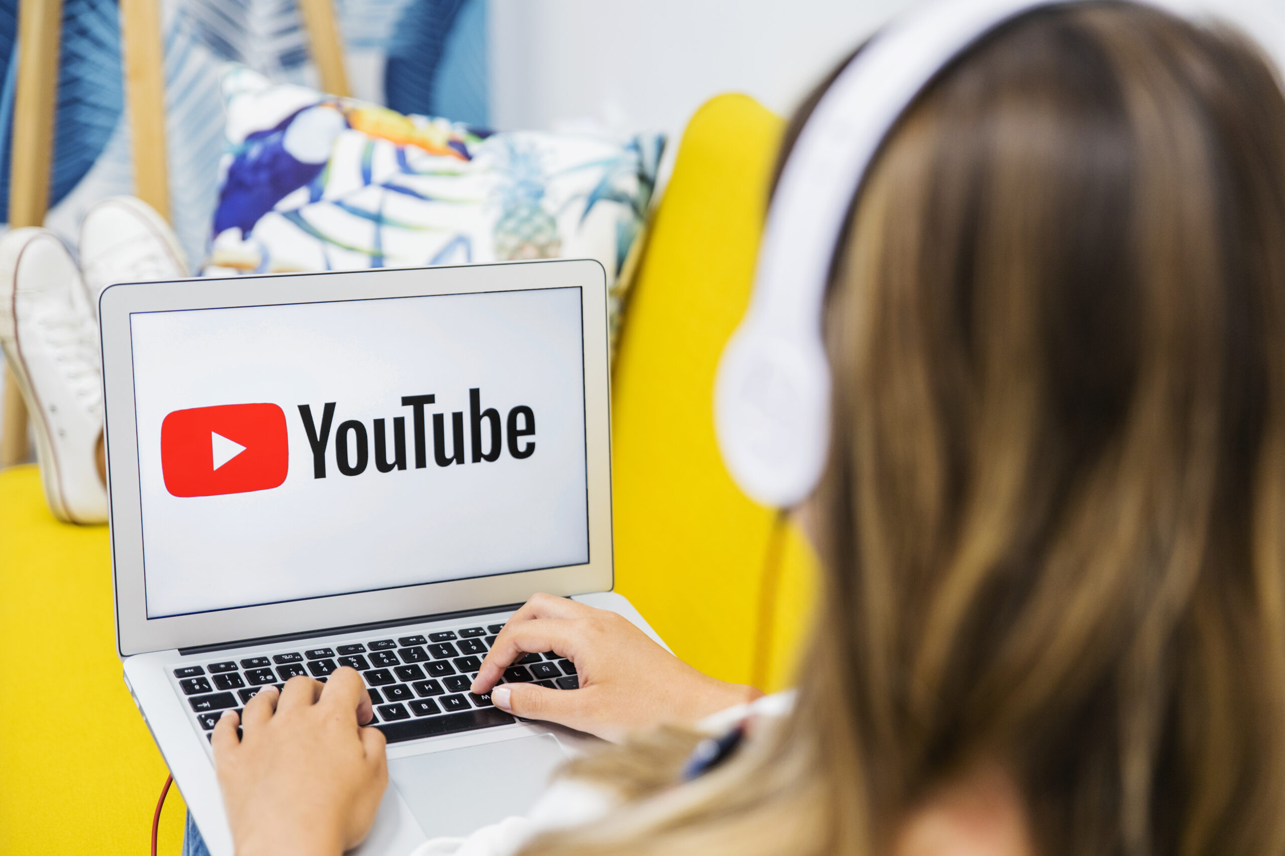 Conheça os criadores mais assistidos no YouTube em 2024!